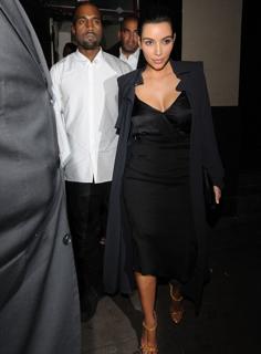 Kim Kardashian feet photo thumbnail