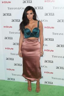 Kim Kardashian feet photo thumbnail