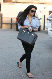 Kim Kardashian feet photo thumbnail