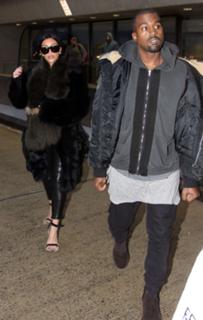 Kim Kardashian feet photo thumbnail