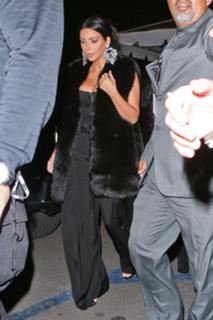 Kim Kardashian feet photo thumbnail