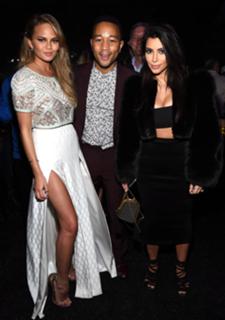 Kim Kardashian feet photo thumbnail