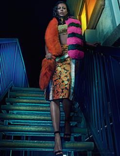 Kim Kardashian feet photo thumbnail