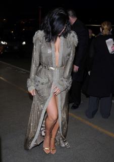 Kim Kardashian feet photo thumbnail