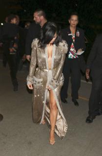 Kim Kardashian feet photo thumbnail