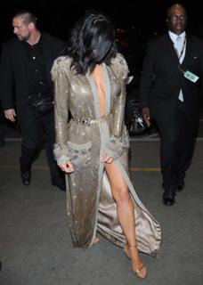 Kim Kardashian feet photo thumbnail