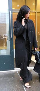 Kim Kardashian feet photo thumbnail