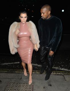 Kim Kardashian feet photo thumbnail