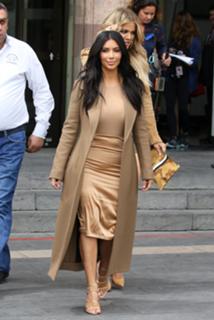 Kim Kardashian feet photo thumbnail