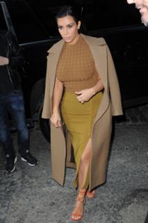 Kim Kardashian feet photo thumbnail