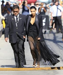 Kim Kardashian feet photo thumbnail