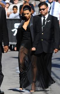 Kim Kardashian feet photo thumbnail