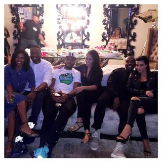 Kim Kardashian feet photo thumbnail