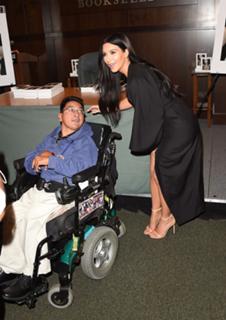 Kim Kardashian feet photo thumbnail