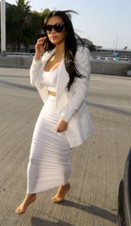 Kim Kardashian feet photo thumbnail