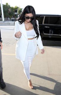 Kim Kardashian feet photo thumbnail