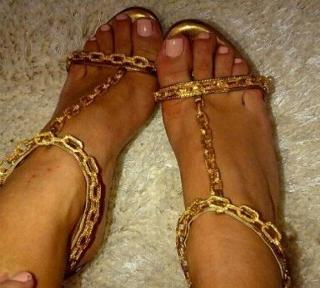 Kim Kardashian feet photo thumbnail