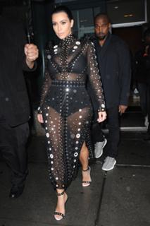 Kim Kardashian feet photo thumbnail