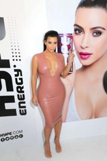 Kim Kardashian feet photo thumbnail