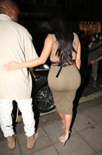 Kim Kardashian feet photo thumbnail