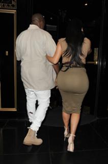 Kim Kardashian feet photo thumbnail
