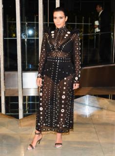 Kim Kardashian feet photo thumbnail