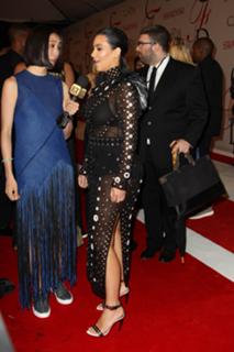 Kim Kardashian feet photo thumbnail