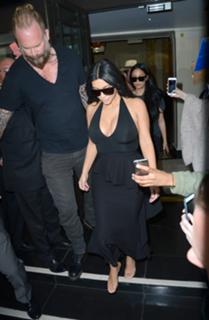 Kim Kardashian feet photo thumbnail