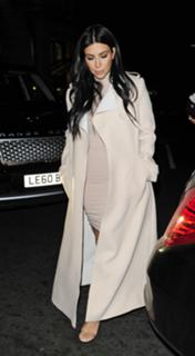 Kim Kardashian feet photo thumbnail