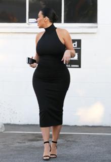 Kim Kardashian feet photo thumbnail