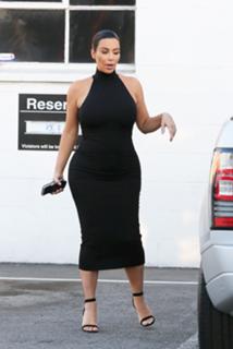 Kim Kardashian feet photo thumbnail