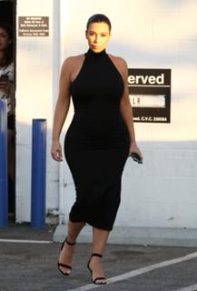 Kim Kardashian feet photo thumbnail