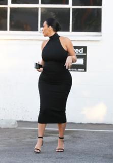 Kim Kardashian feet photo thumbnail