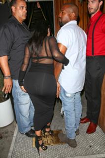 Kim Kardashian feet photo thumbnail