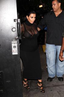 Kim Kardashian feet photo thumbnail
