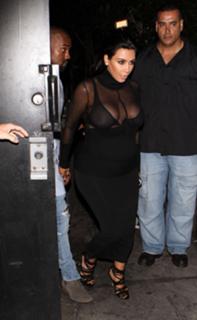 Kim Kardashian feet photo thumbnail