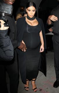 Kim Kardashian feet photo thumbnail