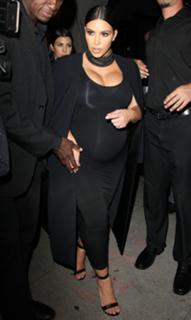 Kim Kardashian feet photo thumbnail