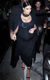 Kim Kardashian feet photo thumbnail