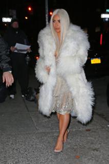 Kim Kardashian feet photo thumbnail