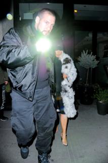 Kim Kardashian feet photo thumbnail