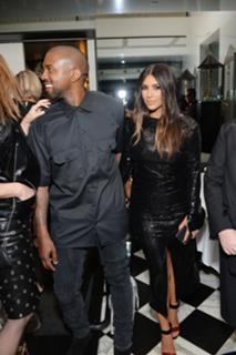 Kim Kardashian feet photo thumbnail