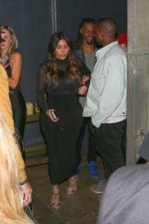 Kim Kardashian feet photo thumbnail