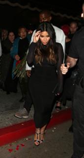 Kim Kardashian feet photo thumbnail