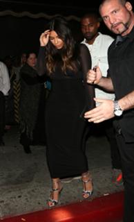 Kim Kardashian feet photo thumbnail