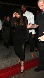 Kim Kardashian feet photo thumbnail