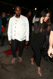Kim Kardashian feet photo thumbnail