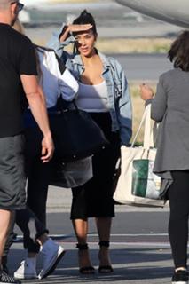 Kim Kardashian feet photo thumbnail