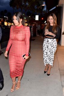 Kim Kardashian feet photo thumbnail
