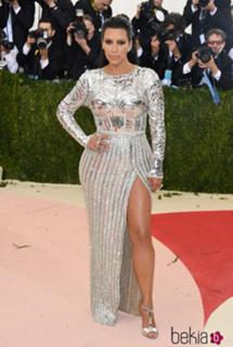 Kim Kardashian feet photo thumbnail